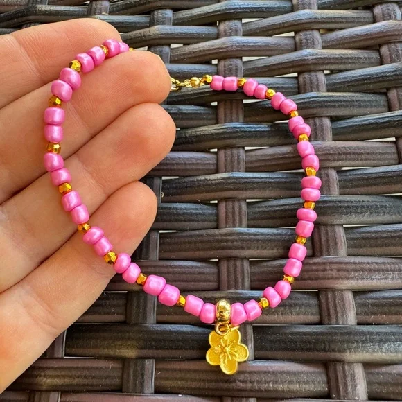 NWT Pink and Gold Beaded bracelet/ Anklet with flower chain - Picture 2 of 2